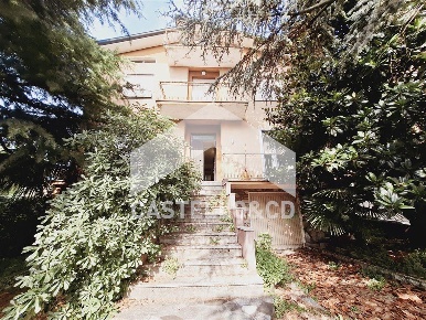 Foto Casa indipendente in VIA DOLARICI, Desenzano del Garda Desenzanino