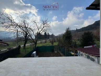 Foto Case semi ndipendenti a Casola Valsenio di 150 m² con 4 locali