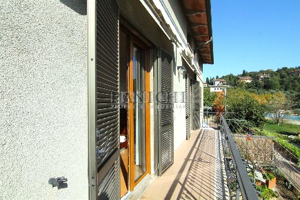 Foto Casa indipendente a Trequanda di 318 m² con 9 locali in vendita