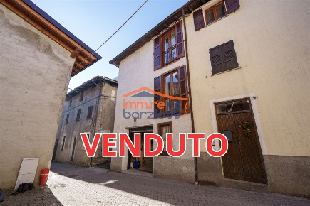 Foto Case semi ndipendenti a Cortenova Centro di 100 m² con 3 locali
