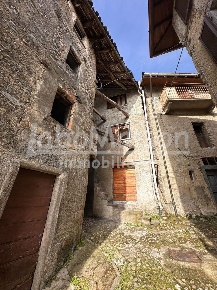 Foto Case semi ndipendenti in via garibaldi, Duno di 58 m² con 2 locali