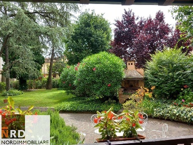 Foto Casa indipendente a Mantova Centro di 600 m² con 6 locali in vendita