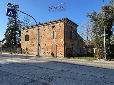 Foto Casa indipendente a Conselice Lavezzola di 350 m² con 6 locali