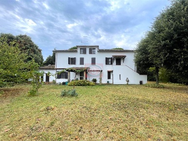 Foto Casa indipendente a Cesena Ponte Pietra - Case Frini di 500 m²