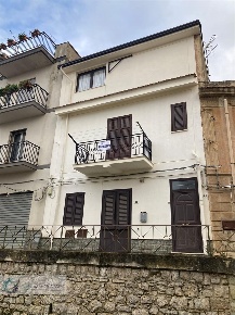 Foto Casa indipendente in Via Roma 91, Vicari Centro di 123 m² con 3 locali