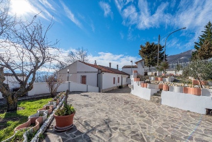 Foto Casa indipendente a Brittoli di 93 m² con 3 locali in vendita