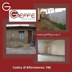 Foto Casa indipendente a Taurianova Centro di 80 m² con 10 locali