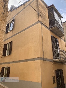 Foto Casa indipendente in Via Giuseppe Parini 3, Lercara Friddi di 115 m²