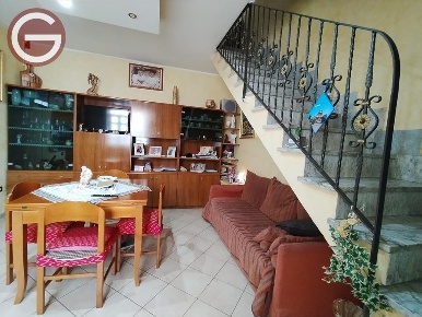 Foto Casa indipendente a Taurianova Centro di 77 m² con 2 locali in vendita