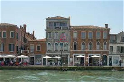 Foto Casa indipendente a Venezia Redentore - Palanca di 300 m² in vendita