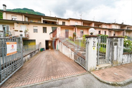 Foto Casa indipendente in Via del Picchio 29, Gallicano Bolognana di 106 m²