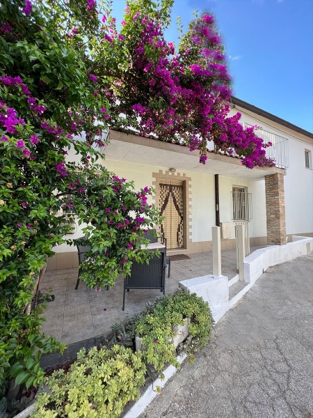 casa indipendente in vendita a Cappelle sul Tavo