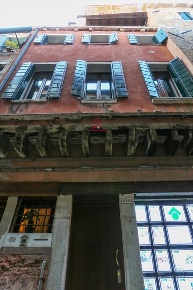 Foto Casa indipendente a Venezia di 170 m² con 10 locali in vendita