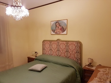 Foto Case indipendenti a Gangi di 140 m² con 10 locali in affitto