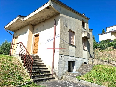 Foto Casa indipendente a Capolona di 200 m² con 6 locali in vendita