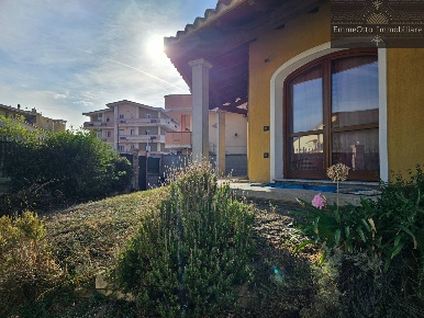 Foto Casa indipendente in via Baronia, Assemini Centro di 180 m² in vendita