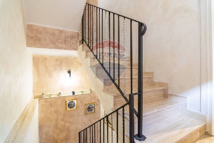 Foto Casa indipendente in Via Abate Meli, Paternò di 173 m² con 12 locali