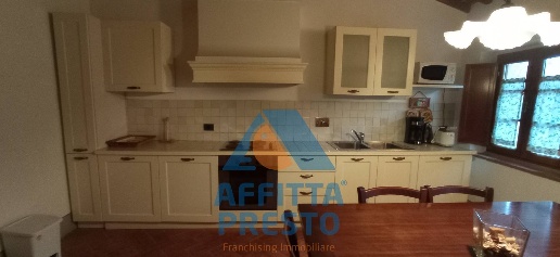 Foto Case semi ndipendenti a Empoli di 110 m² con 4 locali in affitto