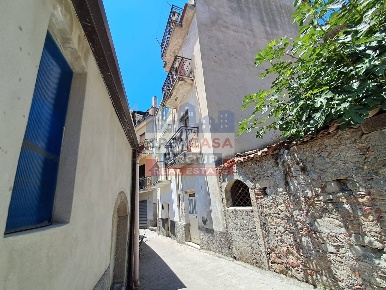 Foto Casa indipendente in piazza cutrufelli, Graniti di 80 m² con 4 locali