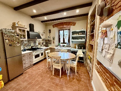 Foto Appartamento a Alessandria Borgo Rovereto - Piscina di 100 m²