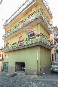 Foto Casa indipendente in via livorno, Biancavilla di 150 m² con 6 locali