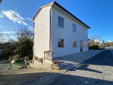 Foto Casa indipendente in Via San Filippo, Magliano di Tenna in vendita