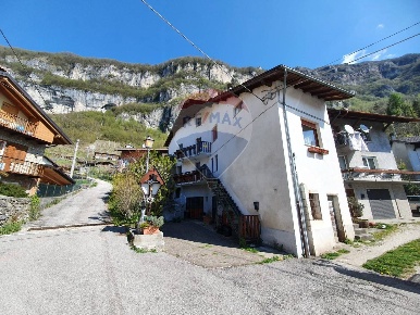 Foto Casa indipendente in Via Lucco, Fonzaso in vendita