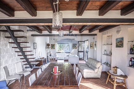 Foto Villa unifamiliare a Licodia Eubea di 150 m² con 5 locali in vendita