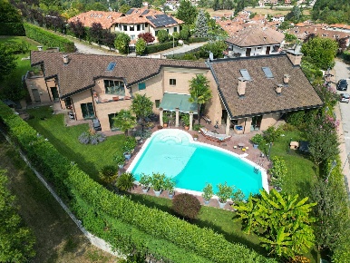 Foto Villa singola in Strada Cordova, Castiglione Torinese Centro di 900 m²