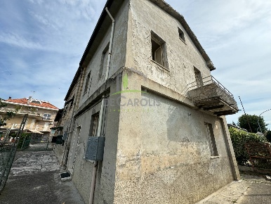 Foto Casa indipendente in Via Della Stazione, Ascoli Piceno in vendita