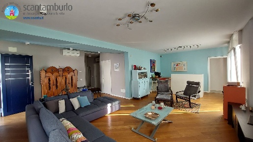 Foto Casa indipendente a Paese Centro di 233 m² con 5 locali in vendita