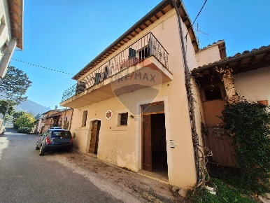 Foto Case semi ndipendenti in Via Chiesa Tonda, Trevi Corciano Pigge