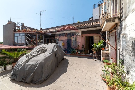 Foto Case semi ndipendenti in Via Vastea, Acireale Centro Storico di 104 m²