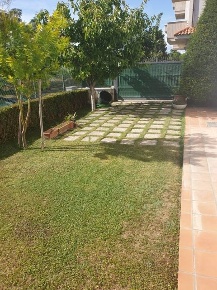 Foto Casa indipendente a San Benedetto del Tronto di 300 m² con 11 locali