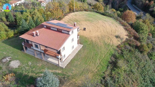 Foto Casa indipendente a Acri Centro di 317 m² con 9 locali in vendita