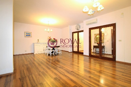 Foto Appartamento in Via Grande, Livorno di 145 m² con 4 locali in vendita
