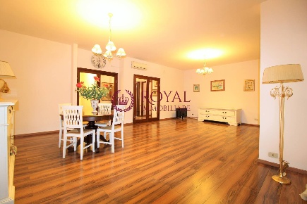 Foto Appartamento in Via Grande, Livorno di 145 m² con 4 locali in vendita
