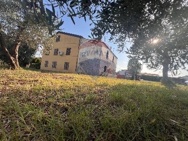 Foto Casa indipendente in Via Metauro, Cecina in vendita