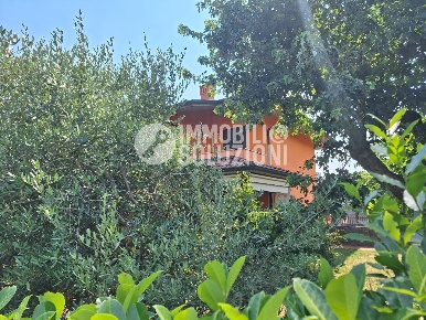 Foto Villa singola in via zanica, Grassobbio di 220 m² con 4 locali