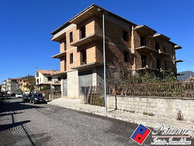 Foto Casa indipendente in Via luca Giordano, Fondi Centro di 1000 m²