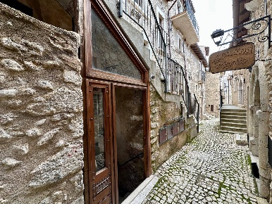 Foto Casa indipendente in Rione Ricetto, Castel del Monte di 85 m²