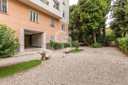 Foto Appartamento in Via Ombrone, Roma Trieste - Coppedè di 150 m²