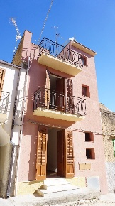Foto Casa indipendente in Piazza Escrivà c.le Vittoria, Castelvetrano