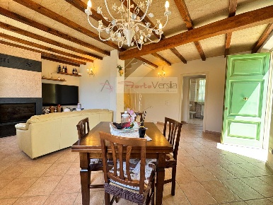 Foto Casa indipendente a Seravezza Ripa Pozzi Querceta Ponterosso di 180 m²