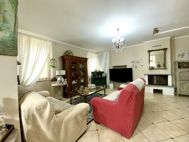 Foto Casa indipendente in Regione Montagnola, Acqui Terme di 215 m²