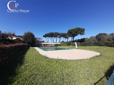 Foto Casa indipendente in via Metauro, Cecina in vendita