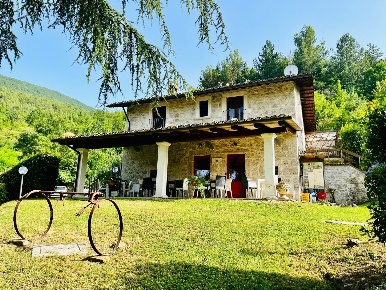 Foto Casa indipendente in Frazione Castel Trosino, Ascoli Piceno in vendita