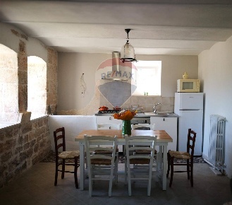 Foto Casa indipendente a Monopoli di 190 m² con 6 locali in vendita