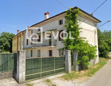 Foto Casa indipendente in via Bidischini, Gradisca d'Isonzo Centro
