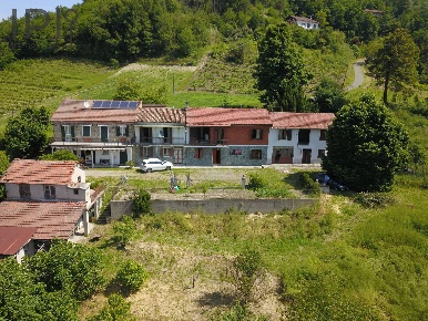 Foto Case semi ndipendenti in Via Collina-Asinari, Sessame di 400 m²
